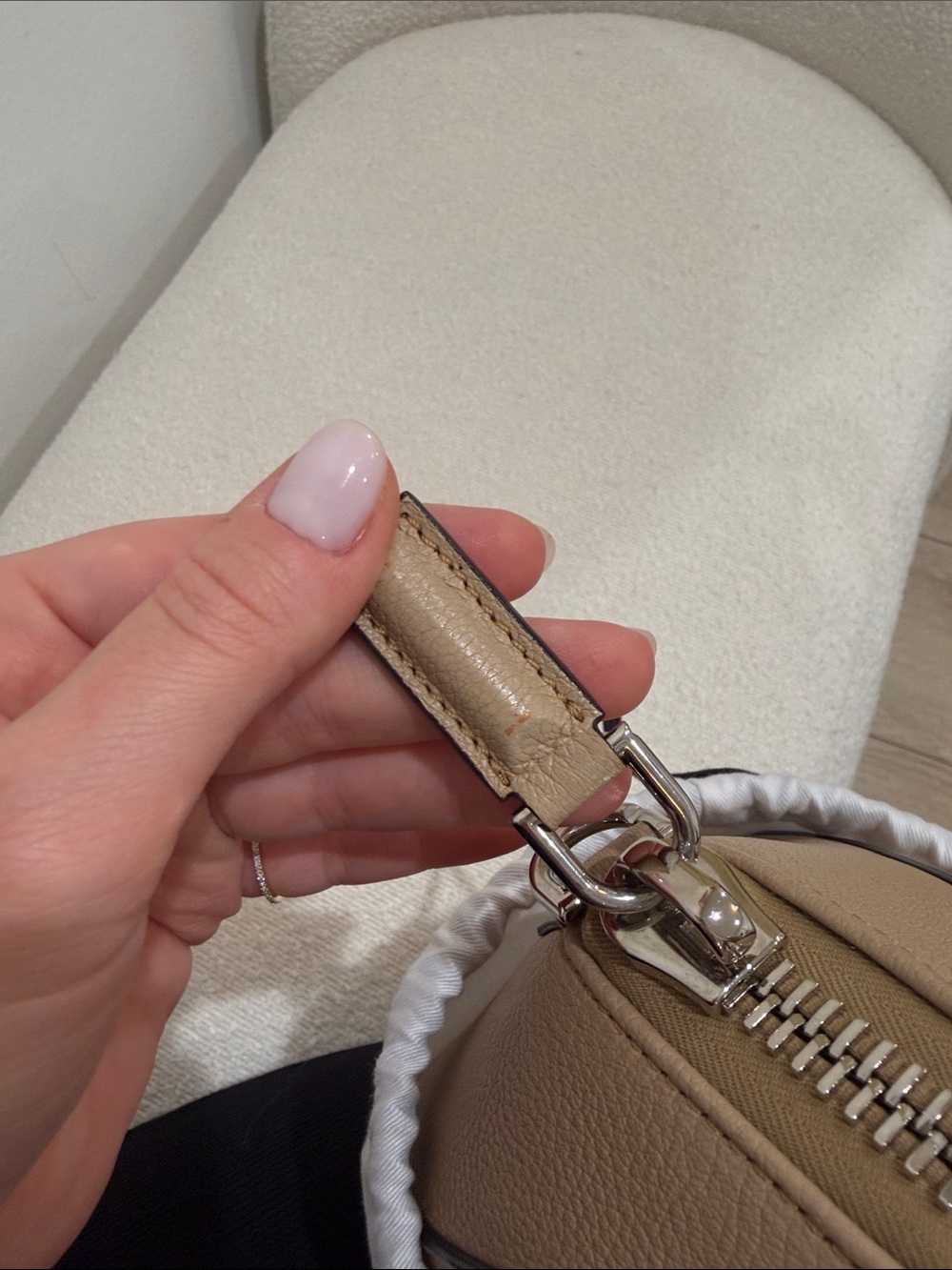 Givenchy - Picture 8 of 8